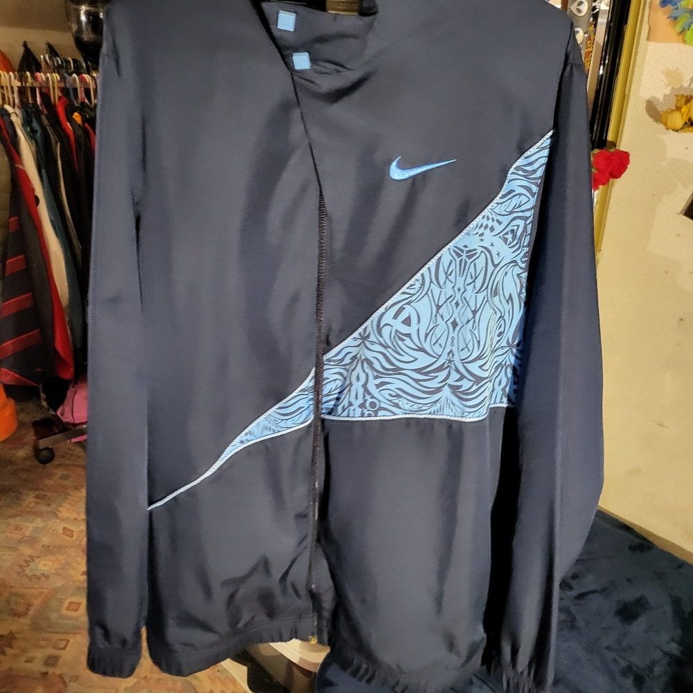 Kobe  Nike warm up coat size large very very rare